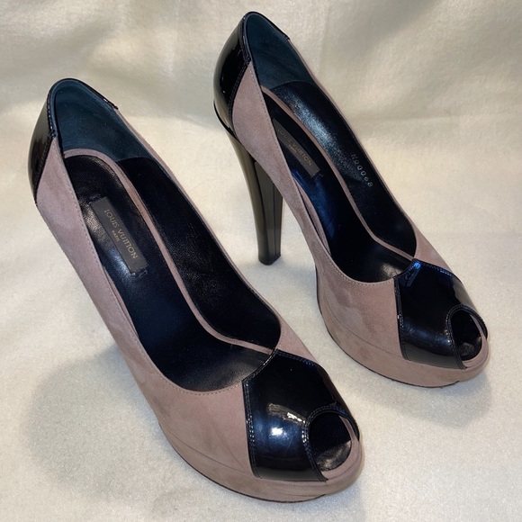 LOUIS VUITTON - Tan Suede/Blk Patent Leather Peeptoe Platform - EU39 (CopyListg) - Picture 12 of 12